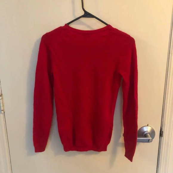 Macy's 100% cashmere V-Neck sweater in red, size XS - Picture 4 of 4